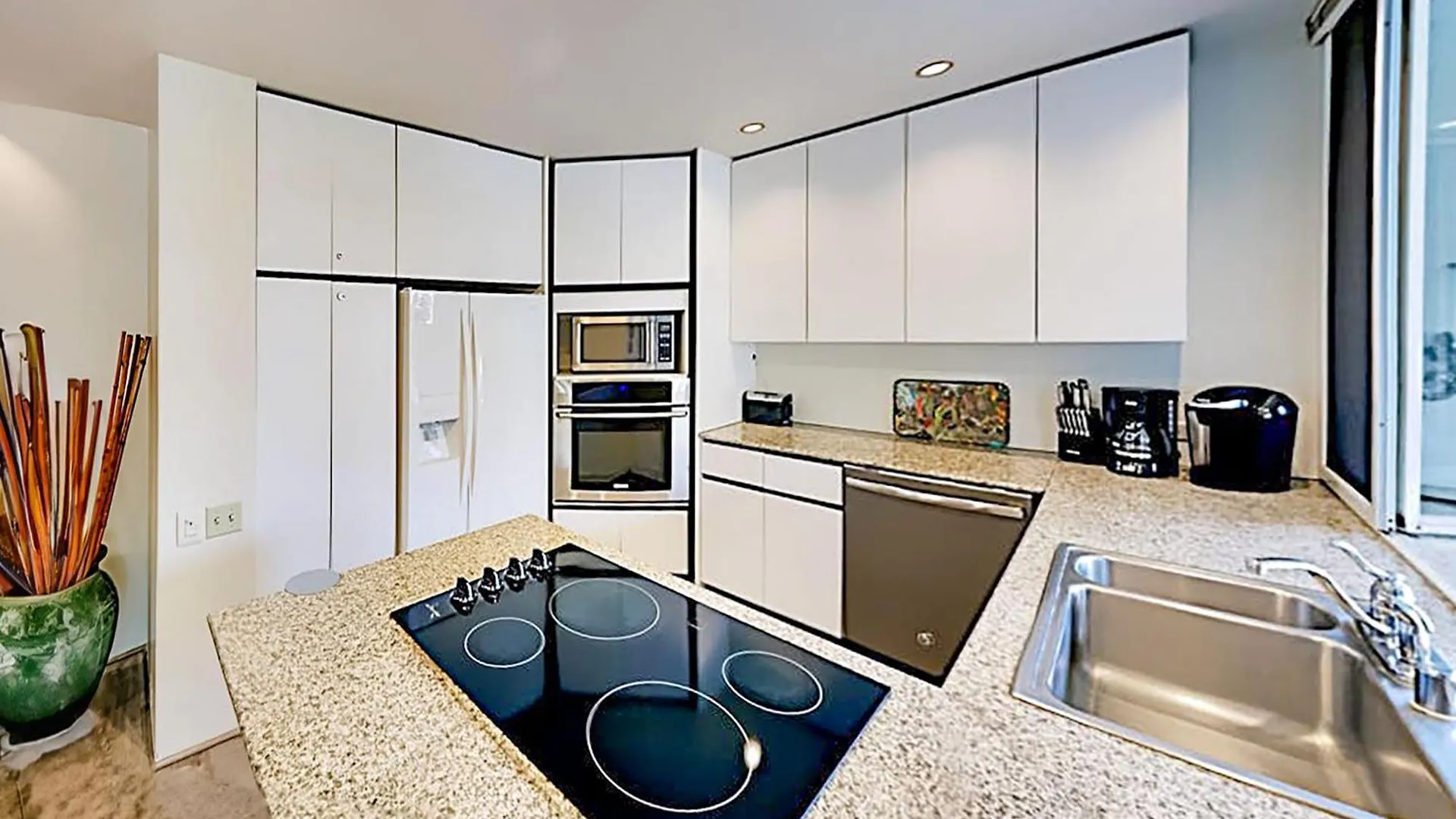 New! Palms 702 - Romantic Retreat - Split Ac In Bedroom - Open-Air Living Area Wailea  Holiday home