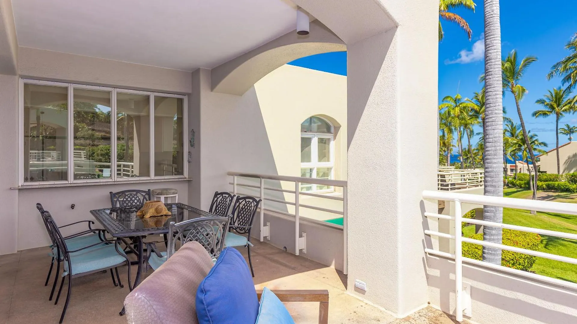 New! Palms 702 - Romantic Retreat - Split Ac In Bedroom - Open-Air Living Area Wailea  United States