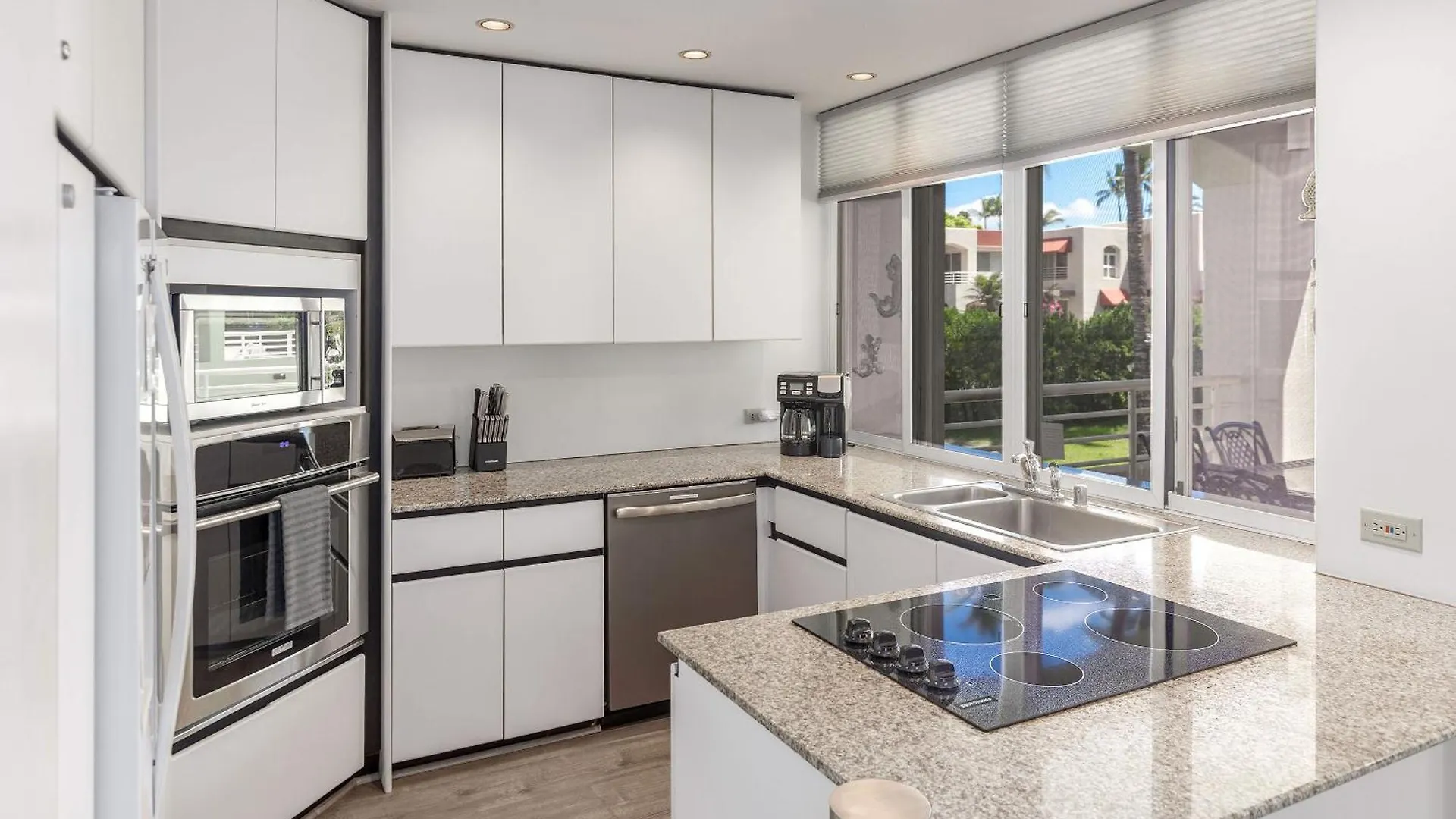 New! Palms 702 - Romantic Retreat - Split Ac In Bedroom - Open-Air Living Area Wailea  Wailea (Maui)